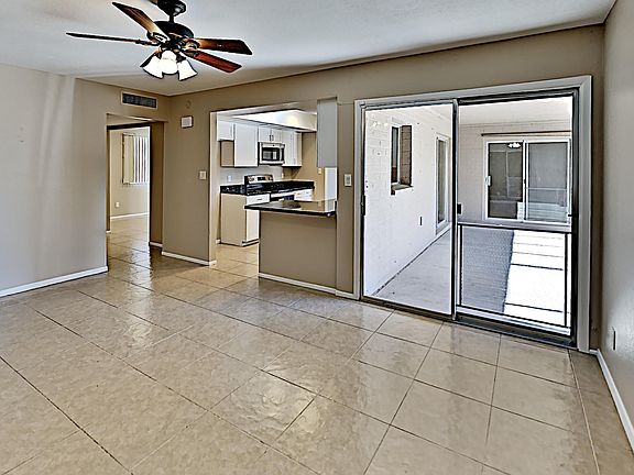 5th image of 2327 E Geneva Dr