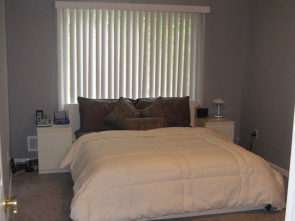 5th image of 66 Sandywood Ln