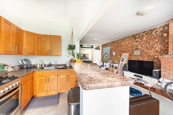 Rented by Corcoran | media 19