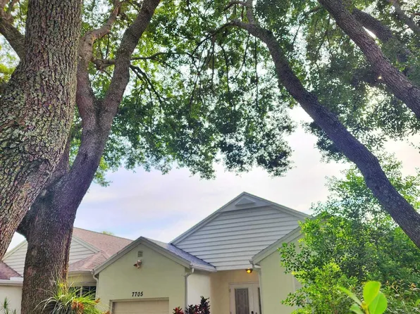 7705 Forest Green Ln, Boynton Beach, FL 33436
