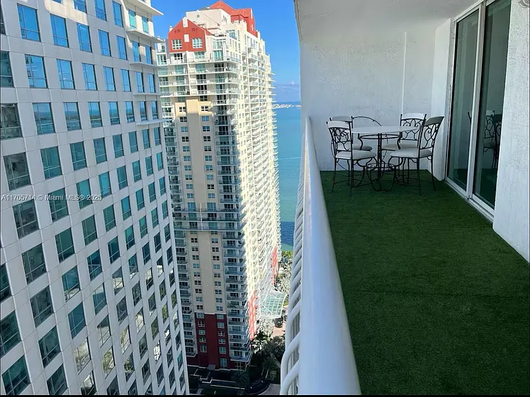 1200 Brickell Bay Dr #3220 — Photo 33