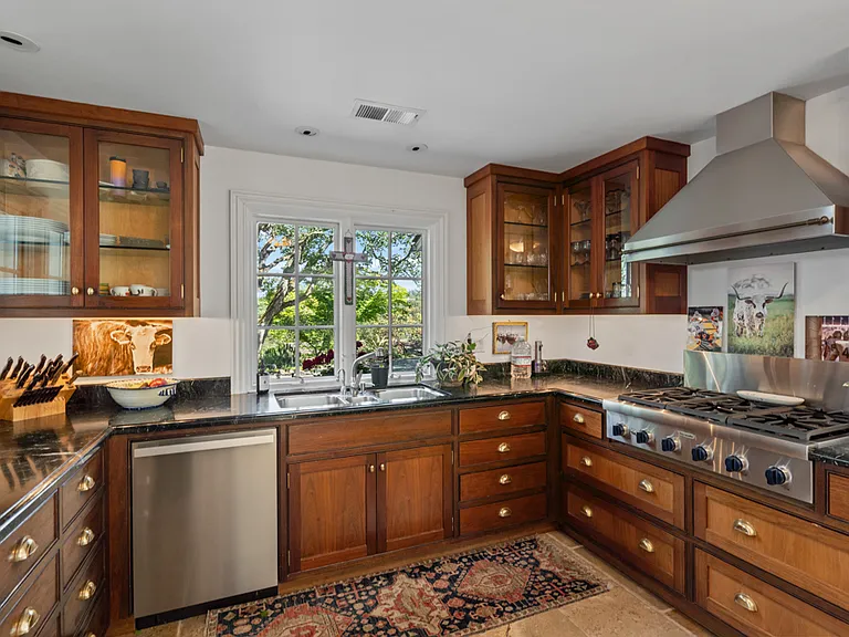 Westridge Dr — Photo 15