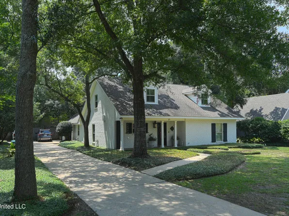 21 Old Oak Ln, Gulfport, MS 39503