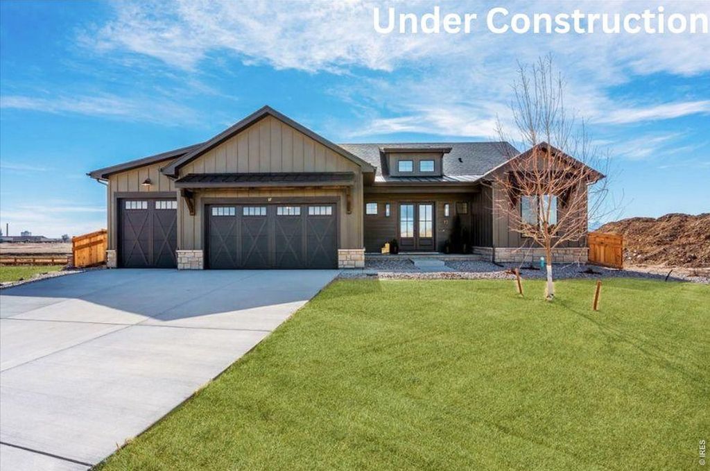 8 Blue Fortune Ct