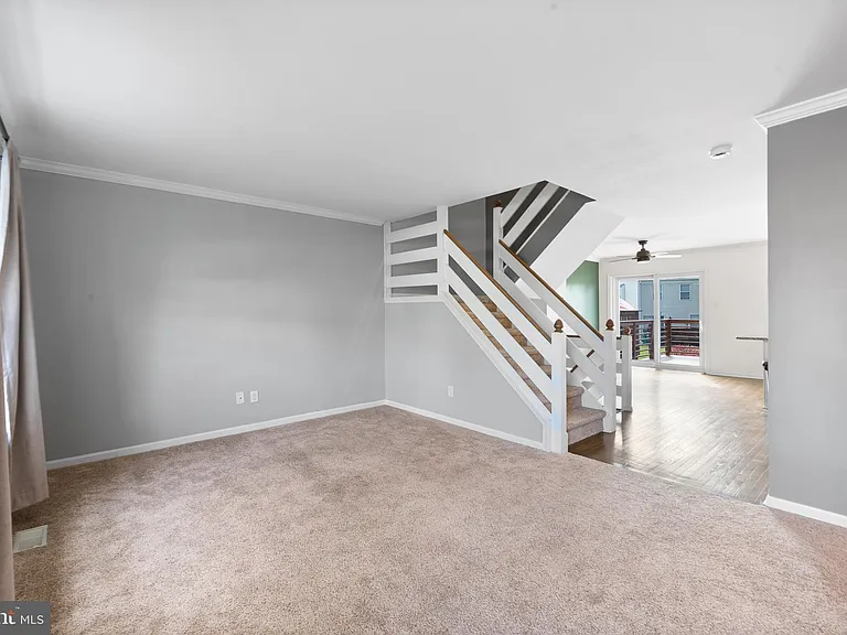 328 Countryside Ct — Photo 6