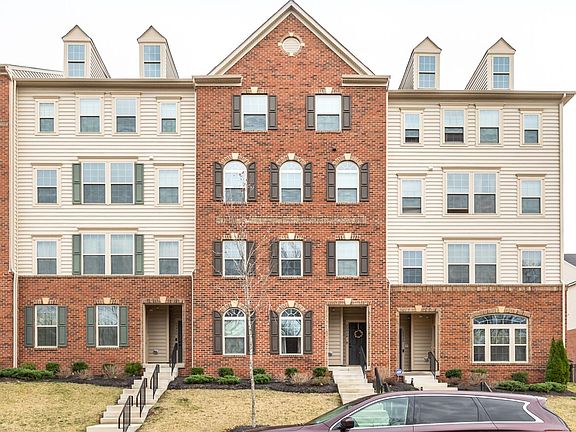 STREET PARKING IN FRONT