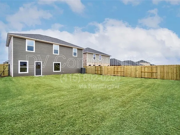 1608 Vermilion Ln — Photo 1