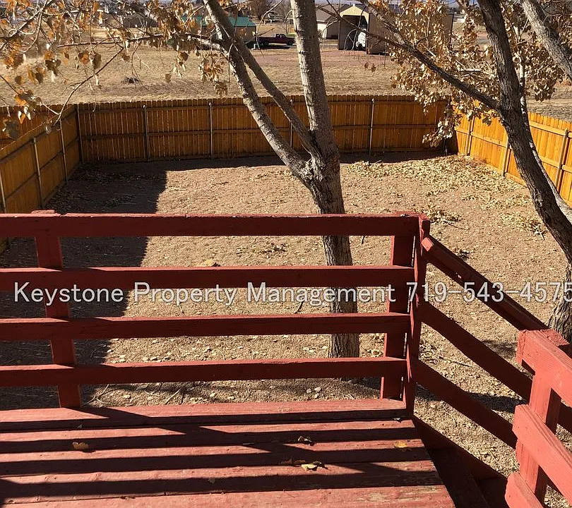 Nicely Maintained Duplex in Pueblo West 3 Bed/2 Bath/2 Car Garage $1800/$1800