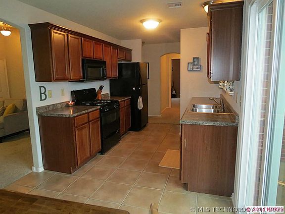 5th image of 20332 E 44th St