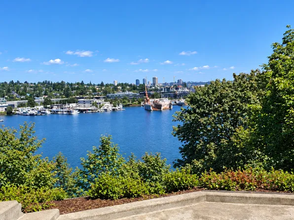 2546 Dexter Ave N, Seattle, WA