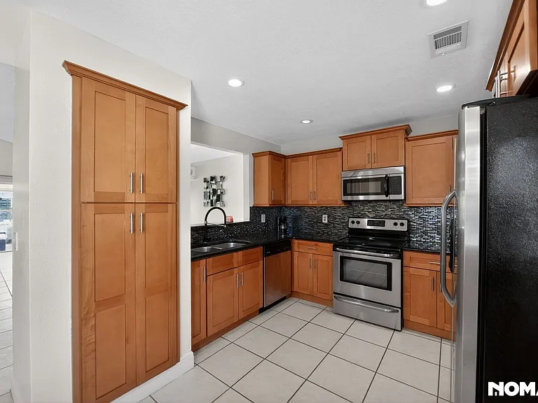 293 Chicago Woods Cir — Photo 9
