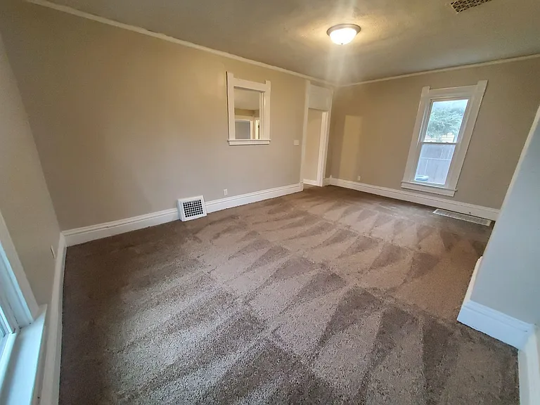 240 E Dunham Ave — Photo 6