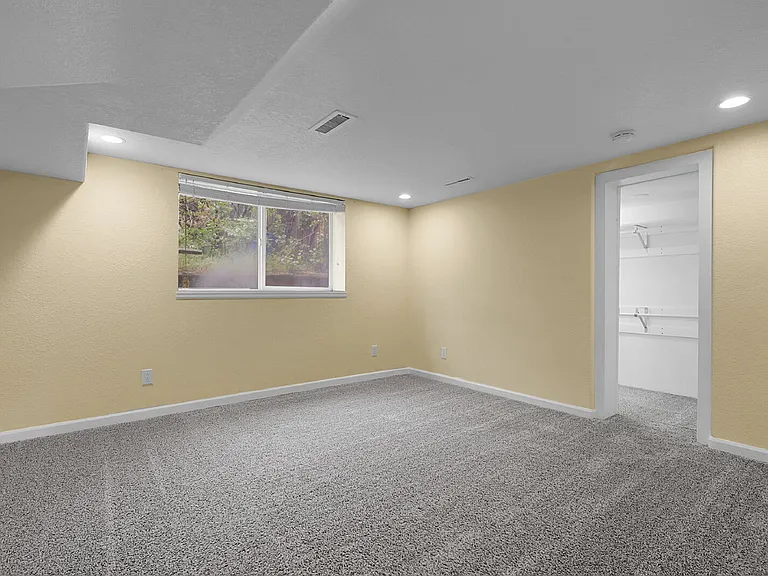 5454 S Elmwood St #5454 S ELMWOOD ST — Photo 24