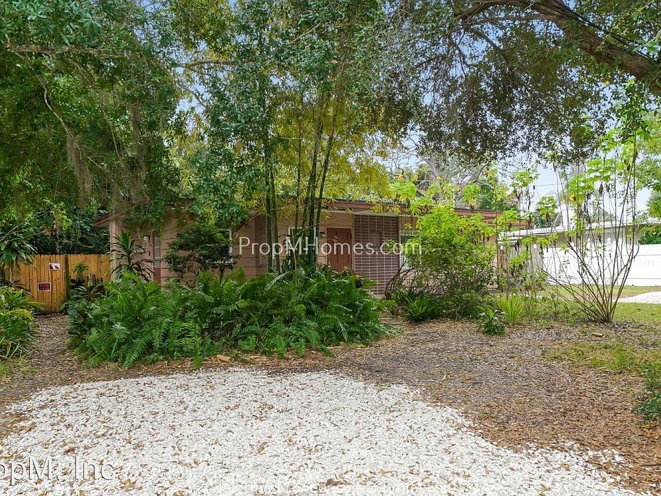 2nd image of 976 42nd St