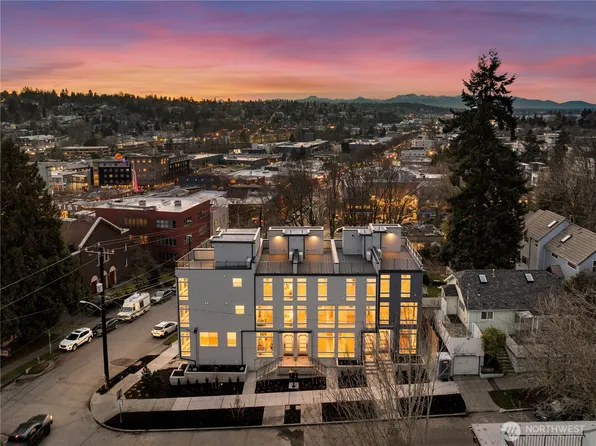 724 N 36th Street, Seattle, WA 98103
