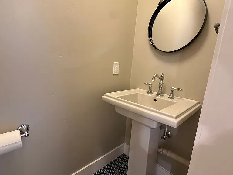 600 N 260 West Cir — Photo 18