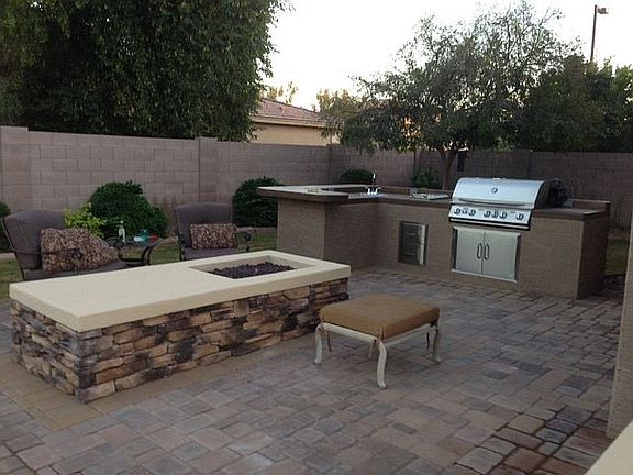 outdoor kitchen/fire-pit