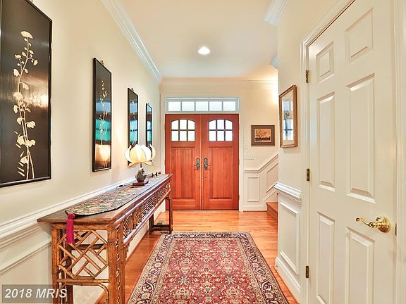 Gorgeous entry w/Simpson  wood Doors!