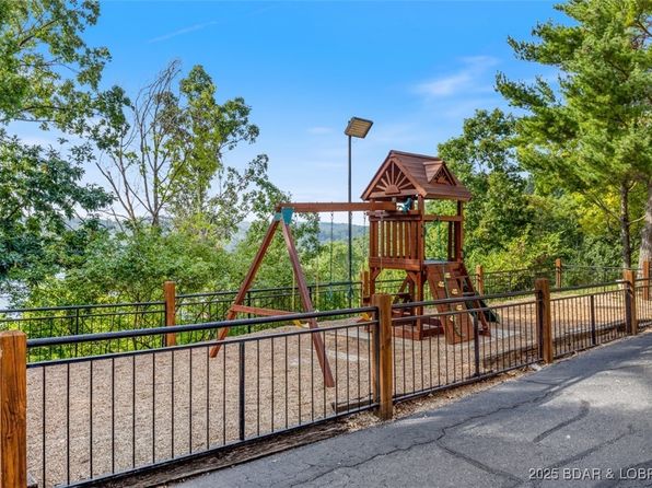 152 Falls Point Dr #2B, Lake Ozark, MO 65049