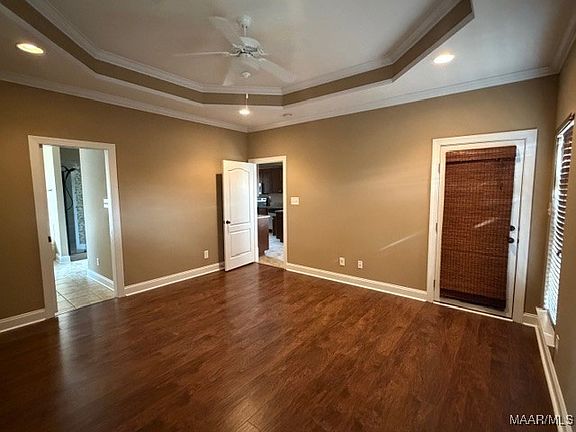 5th image of 421 Wind Ridge Dr