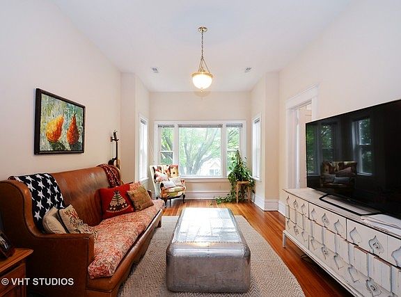 3rd image of 3723 N Marshfield Ave #2