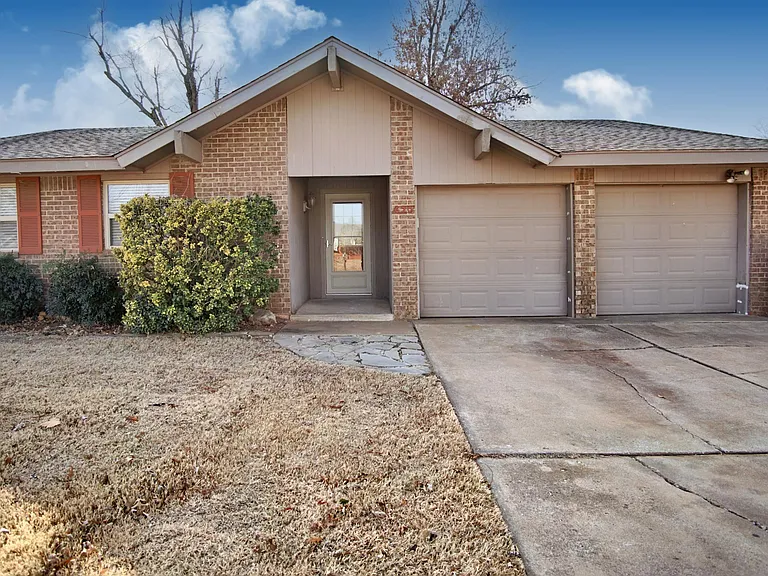 620 Winding Ln — Photo 3