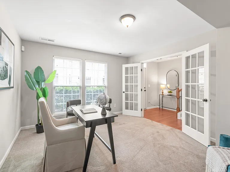 241 N Irwin Ave — Photo 9