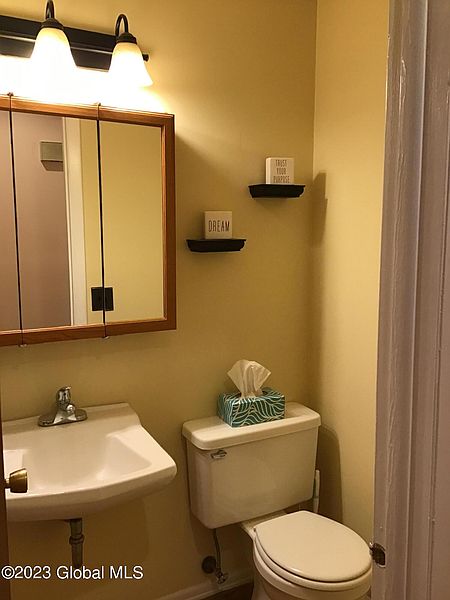 5th image of 41 Meadowlark Drive