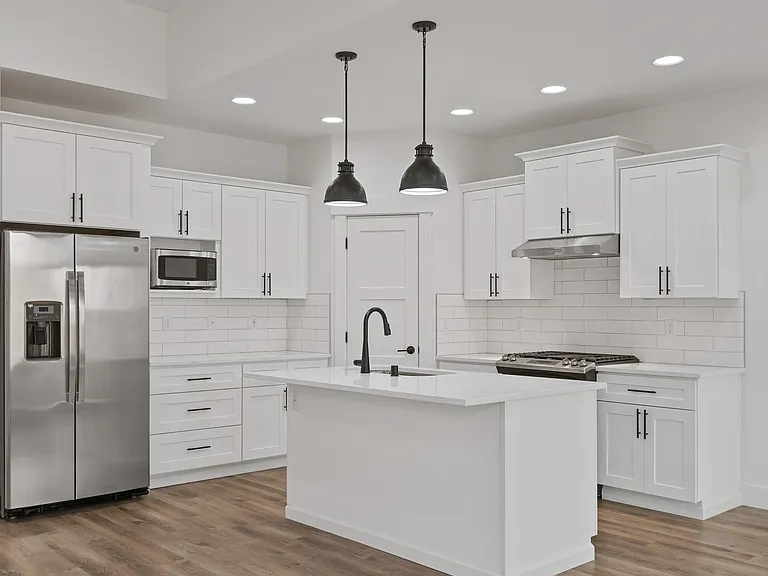 16501 N Columbus Dr — Photo 13