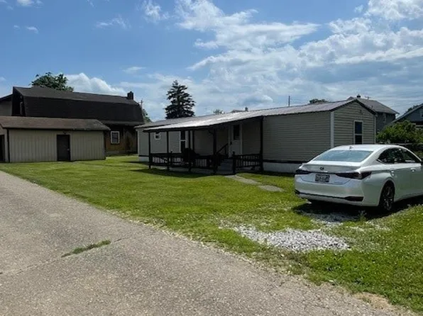 524 E State St, Newcomerstown, OH 43832