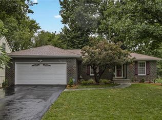 10028 Rosehill Rd, Lenexa, KS 66215