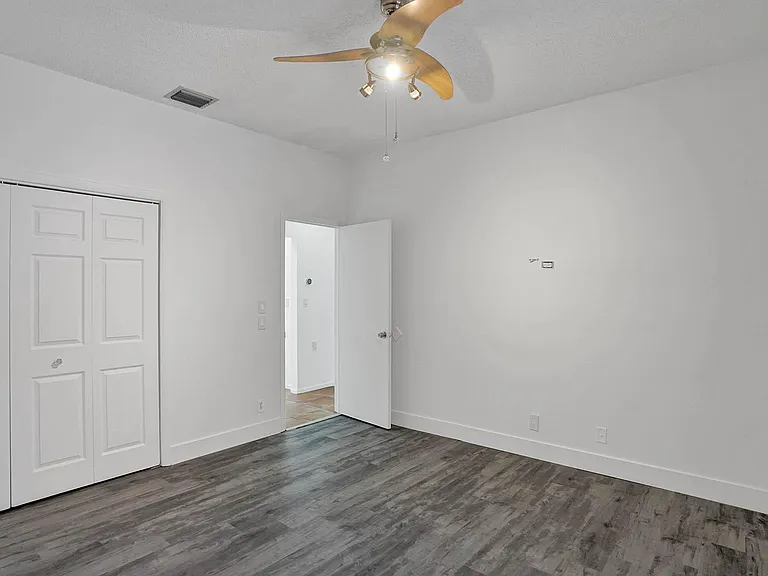 16610 Royal Poinciana Ct — Photo 25