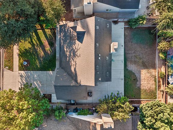 4th image of 4129 W Regency Ave