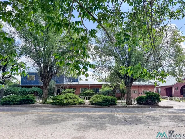 1050 8th St, Las Vegas, NM 87701