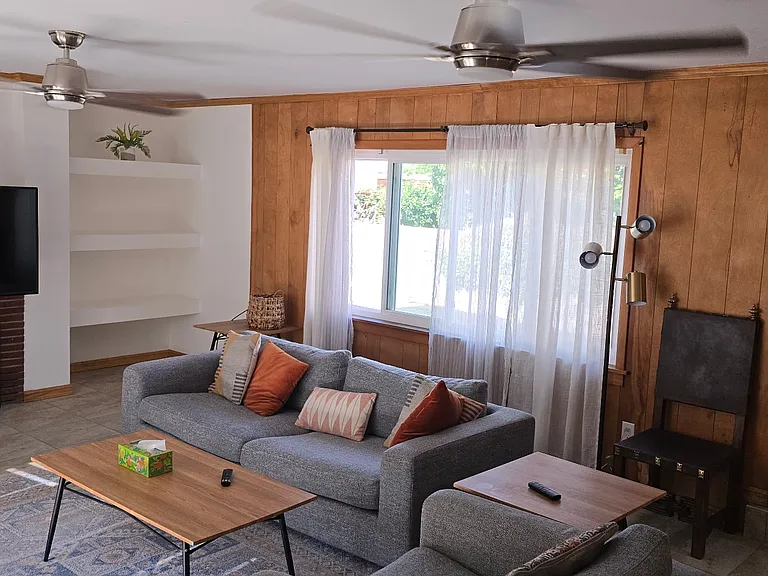 4220 Broadmoor Ave NE — Photo 4