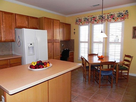 5th image of 2204 Hartwell Ln