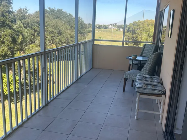 200 Pebble Beach Blvd APT 405, Naples, FL 34113