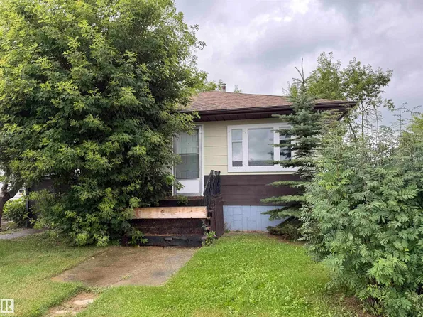 5518 51st St, Vegreville, AB T9C 1K2
