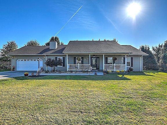 2nd image of 132 Barefoot Landing Dr
