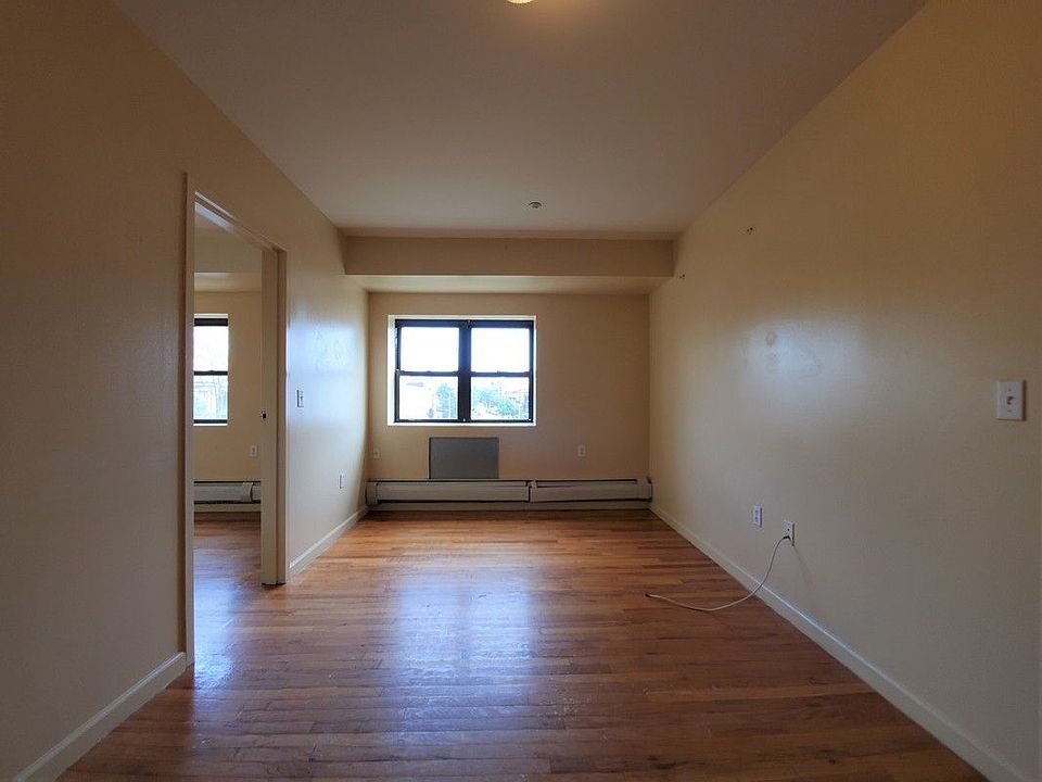 1st image of 30-15 Newtown Ave #303
