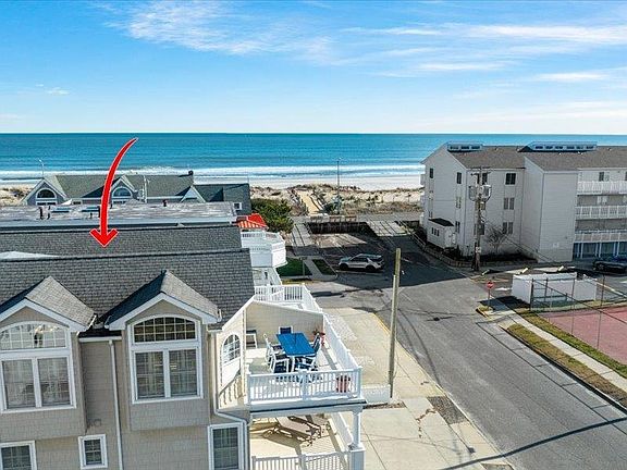 3rd image of 25 34th St #West