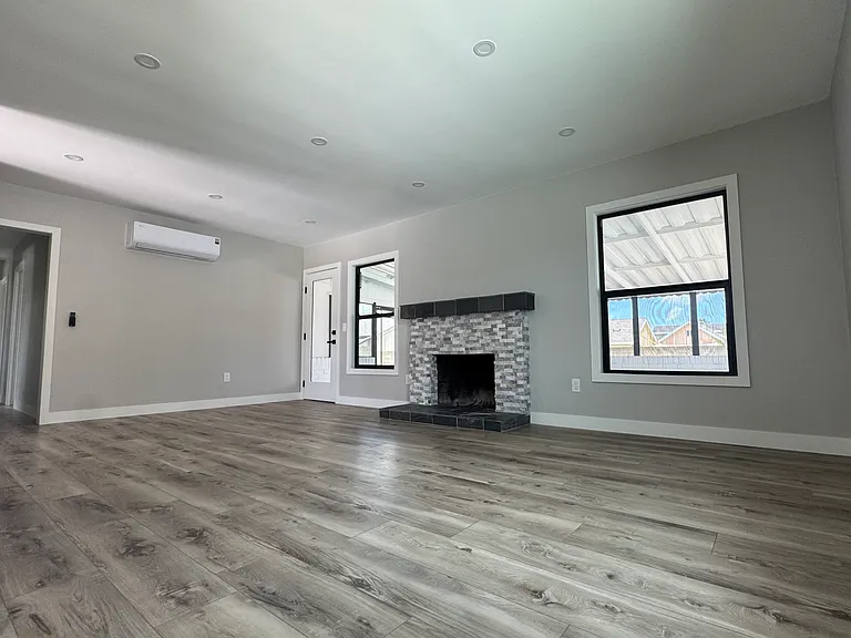12222 Emrys Ave — Photo 3