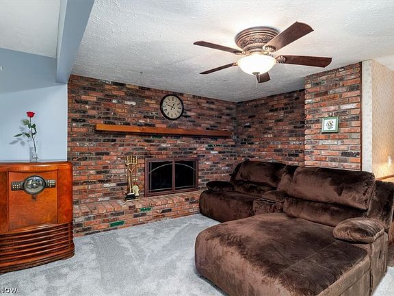 4th image of 576 Maplewood Ave