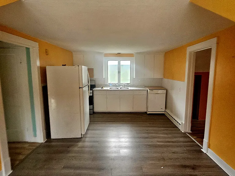 42 Kirkwood Dr #1 — Photo 2