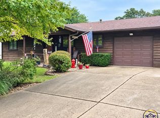 521 N 4th St, Carbondale, KS 66414