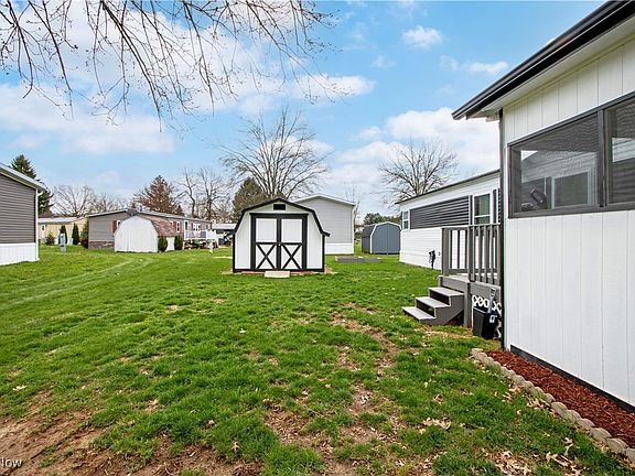 3rd image of 4400 Melrose Dr #258