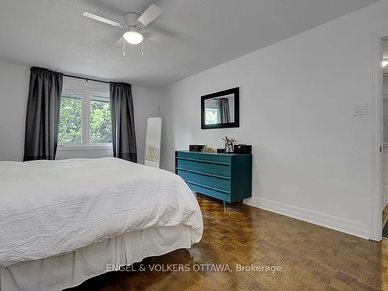 516 Buchanan Cres — Photo 22