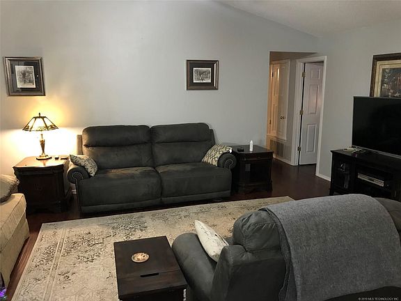 4th image of 4913 S Redbud Ave W