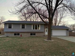902 5th Ave SE, Pipestone, MN 56164