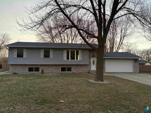 902 5th Ave SE, Pipestone, MN 56164